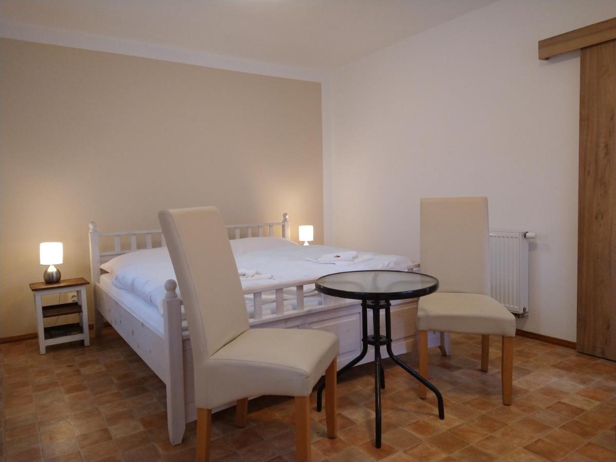Apartmány Malý mnich Mníšek pod Brdy Kültér fotó