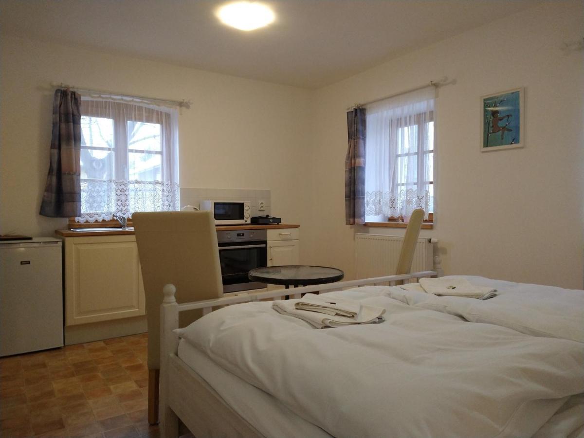 Apartmány Malý mnich Mníšek pod Brdy Kültér fotó